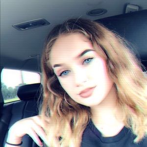 Meet your Posher, Skylar